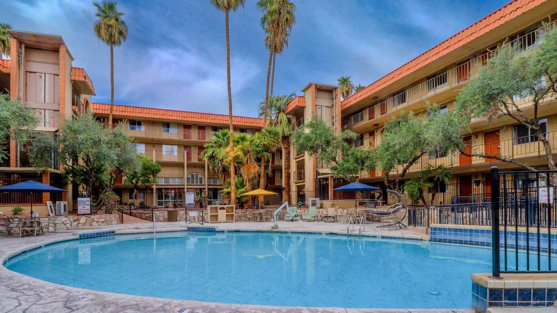 Motel 6 Phoenix, Az - Sky Harbor